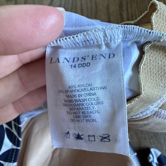 Lands End Women Black White Leaf Floral Halter Tankini Swim Suit Top Size 14 DDD - Picture 5 of 7